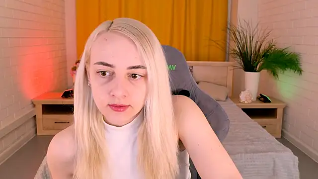 CarolMoor online show from March 2026 09:15:01 AM