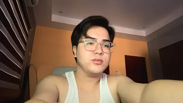 SinfulLuca online show from March 2026 03:11:01 AM