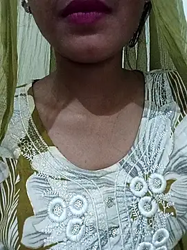 Barbie Aasnoor online show from March 2026 04:07:02 AM