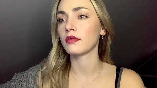 Snapshot of ScarlettSensitive chatting on May 2026 06:19:02 AM ScarlettSensitive online show from May 2026 06:19:02 AM
