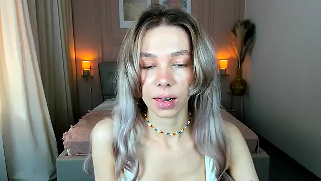 LuluAlis online show from April 2026 01:01:01 PM