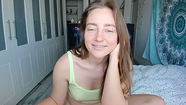 Snapshot of LiaSasha chatting on May 2026 01:19:01 PM LiaSasha online show from May 2026 01:19:01 PM