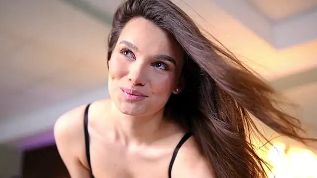 Lena Laurent online show from April 2026 09:38:01 AM