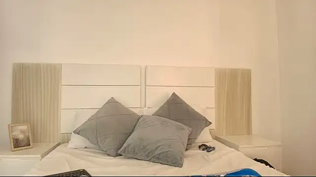 Violet  Rouse  online show from March 2026 09:10:02 PM