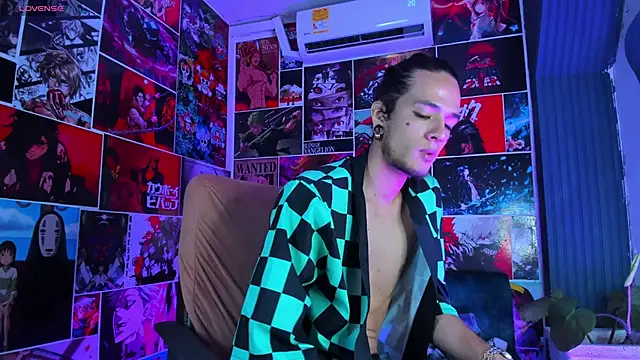 Snapshot of Skinny_Mac chatting on May 2026 12:28:02 AM Skinny Mac online show from May 2026 12:28:02 AM