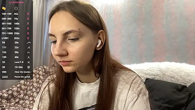 AlisaBloom online show from April 2026 10:35:02 AM