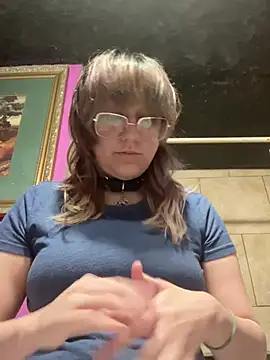 wolfie wuf online show from March 2026 01:21:01 AM