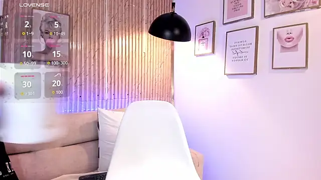 Zoey monroe online show from April 2026 12:20:01 PM