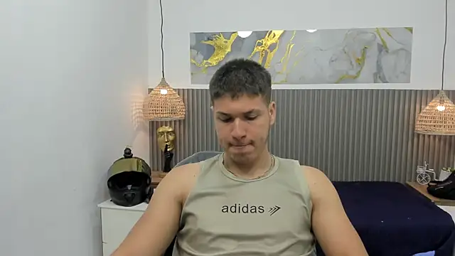 AlessandroFranco online show from April 2026 01:27:02 PM