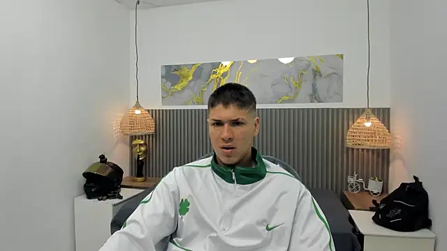 AlessandroFranco online show from May 2026 01:27:01 PM