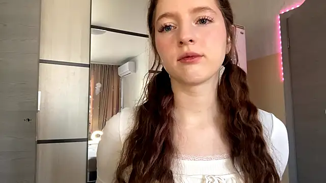 LynHaller online show from March 2026 06:19:02 AM