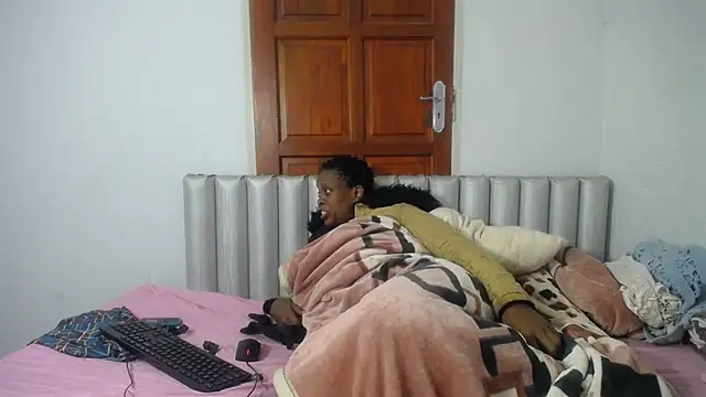 JoycyQueen online show from April 2026 12:56:01 AM