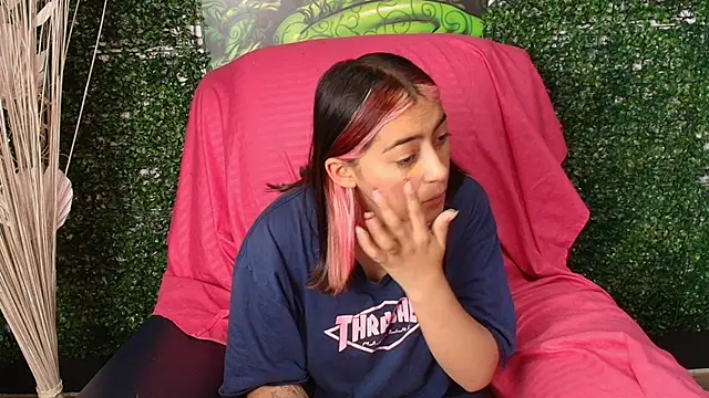 PinkyyPieee  online show from March 2026 12:38:01 PM