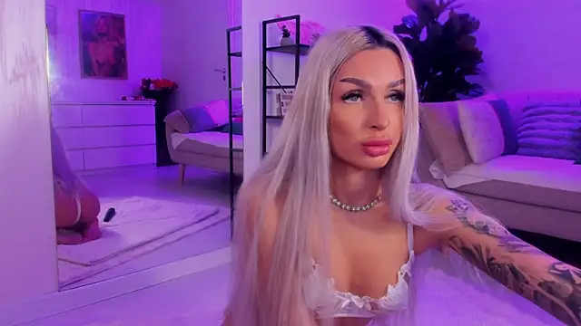 Snapshot of ArianaXO_ chatting on May 2026 06:31:02 AM ArianaXO online show from May 2026 06:31:02 AM
