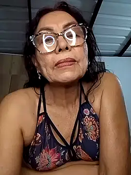 Snapshot of HOT_LATINA20 chatting on June 2026 02:33:01 AM HOT LATINA20 online show from June 2026 02:33:01 AM