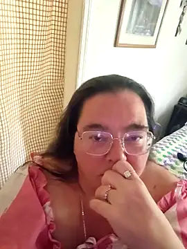 Snapshot of misstressbutterfly chatting on March 2026 08:04:02 PM misstressbutterfly online show from March 2026 08:04:02 PM