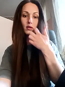 Snapshot of LunaCrystall chatting on April 2026 04:08:01 PM LunaCrystall online show from April 2026 04:08:01 PM