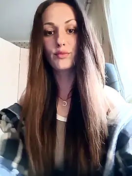 Snapshot of LunaCrystall chatting on April 2026 03:33:02 PM LunaCrystall online show from April 2026 03:33:02 PM