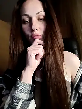 Snapshot of LunaCrystall chatting on April 2026 06:21:01 PM LunaCrystall online show from April 2026 06:21:01 PM
