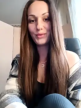 Snapshot of LunaCrystall chatting on April 2026 03:35:01 PM LunaCrystall online show from April 2026 03:35:01 PM