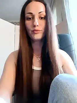 Snapshot of LunaCrystall chatting on May 2026 03:50:02 PM LunaCrystall online show from May 2026 03:50:02 PM