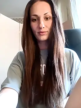 Snapshot of LunaCrystall chatting on May 2026 04:12:01 PM LunaCrystall online show from May 2026 04:12:01 PM
