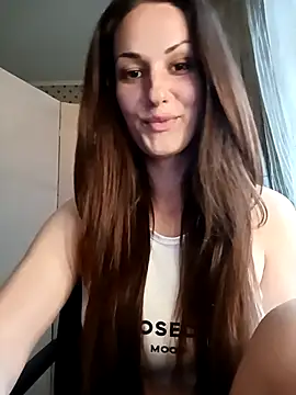 Snapshot of LunaCrystall chatting on May 2026 04:23:02 PM LunaCrystall online show from May 2026 04:23:02 PM