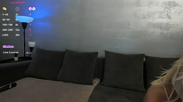 IvyTease  online show from June 2026 09:04:01 PM