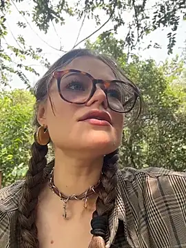 Snapshot of Tallulah_Kinky chatting on June 2026 04:55:01 PM Tallulah Kinky online show from June 2026 04:55:01 PM