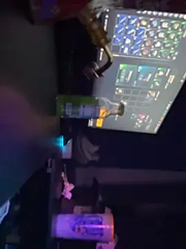 urfavgamergurl online show from March 2026 12:39:02 AM