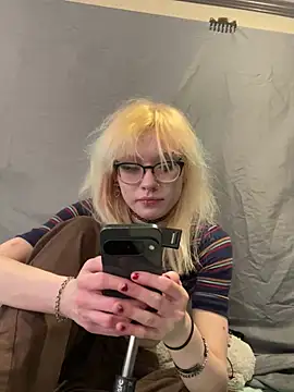 Snapshot of simplyobsessedwher chatting on March 2026 08:15:01 PM simplyobsessedwher online show from March 2026 08:15:01 PM