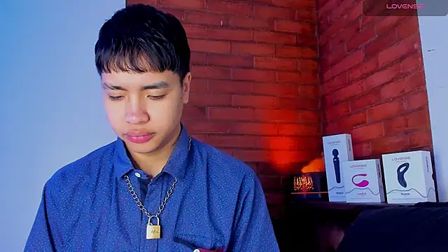 Snapshot of Lee_Colee chatting on April 2026 12:16:02 PM Lee Colee online show from April 2026 12:16:02 PM