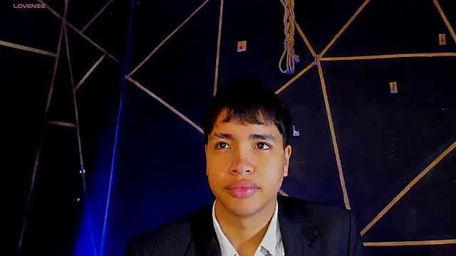 Snapshot of Lee_Colee chatting on May 2026 10:25:02 PM Lee Colee online show from May 2026 10:25:02 PM