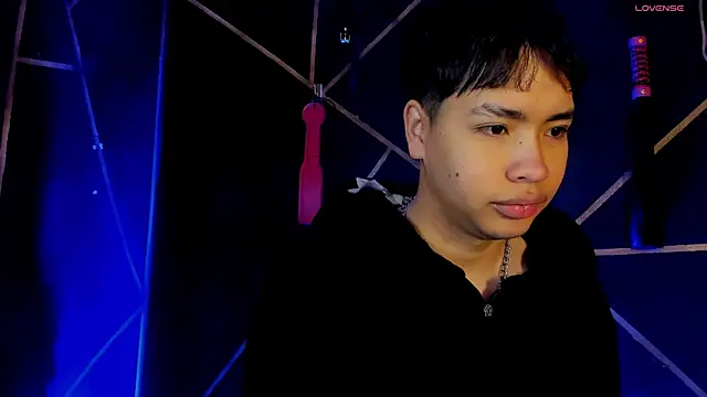 Snapshot of Lee_Colee chatting on May 2026 11:21:01 PM Lee Colee online show from May 2026 11:21:01 PM