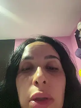leila moretti online show from April 2026 02:27:02 AM