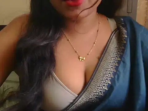 Snapshot of hottest_mahiii chatting on June 2026 01:52:01 AM hottest mahiii online show from June 2026 01:52:01 AM