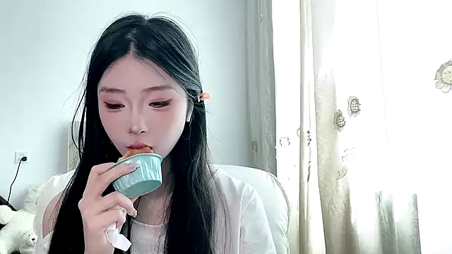 yiyibaby2026 online show from May 2026 02:52:02 AM