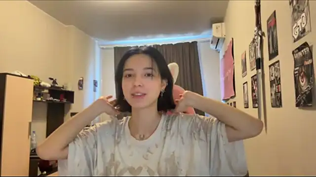 Snapshot of KateMiragee chatting on March 2026 09:02:02 AM KateMiragee online show from March 2026 09:02:02 AM