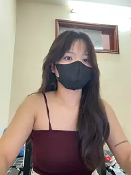 VyVy18 online show from June 2026 02:47:02 AM