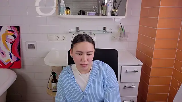 Snapshot of MinLipski chatting on March 2026 05:49:01 PM MinLipski online show from March 2026 05:49:01 PM