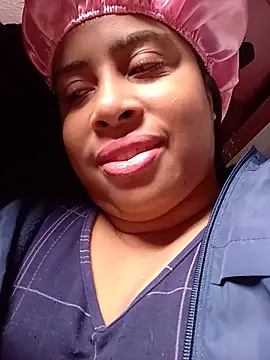 gatinha20257 online show from May 2026 03:30:02 PM