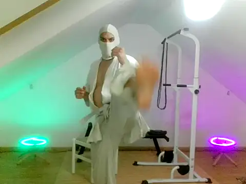 NinjaLaser online show from April 2026 07:42:01 PM