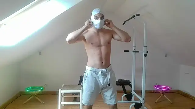 Snapshot of NinjaLaser chatting on June 2026 11:33:01 AM NinjaLaser online show from June 2026 11:33:01 AM