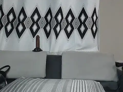 Snapshot of lLee-Sparkles chatting on July 2026 05:42:02 PM lLee-Sparkles online show from July 2026 05:42:02 PM