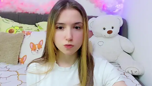 LeenMoonie online show from March 2026 08:31:01 PM