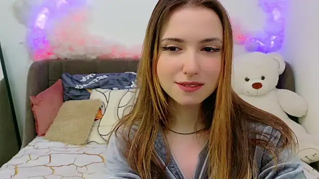 LeenMoonie online show from May 2026 02:45:02 PM