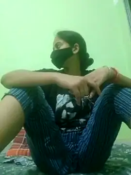 nidhiyadav00 online show from April 2026 07:07:02 PM