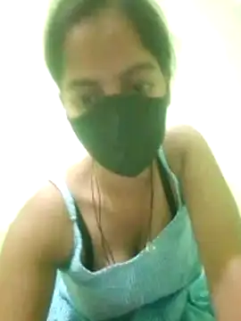 nidhiyadav00 online show from April 2026 07:17:02 PM