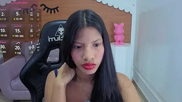 Snapshot of emily_smith_t chatting on June 2026 07:37:02 PM emily smith t online show from June 2026 07:37:02 PM