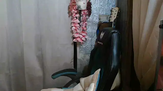 Snapshot of small_13 chatting on May 2026 02:58:01 PM small 13 online show from May 2026 02:58:01 PM